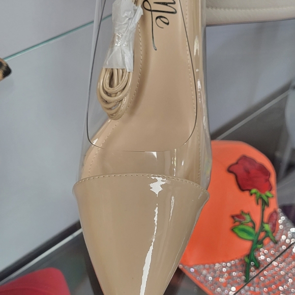 Shoes - Picture 3 of 4